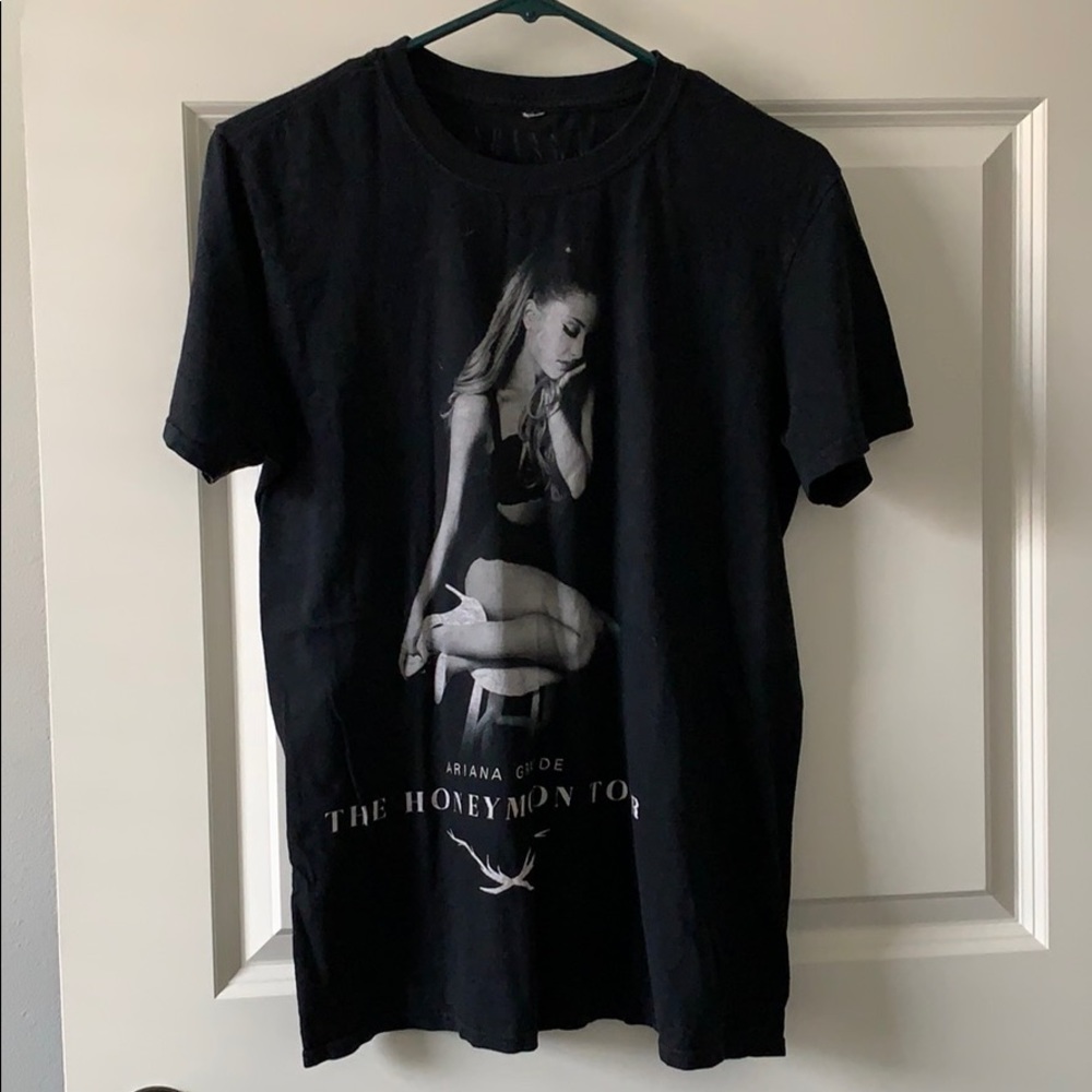 ariana grande honeymoon tour merch